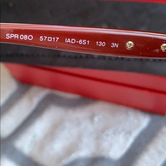 Prada vintage women’s sunglasses 🕶 - Picture 4 of 6